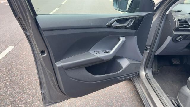 Volkswagen T-Cross image 6