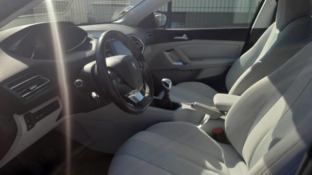 Peugeot 308 image 8