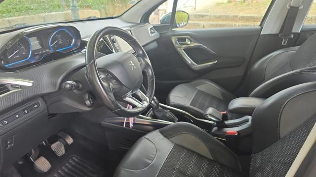 Peugeot 2008 image 9