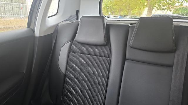 Peugeot 2008 image 6