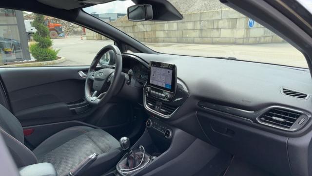 Ford Fiesta image 6