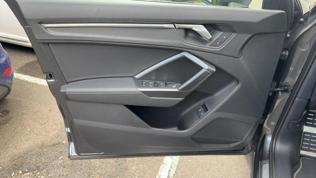 Audi Q3 image 5