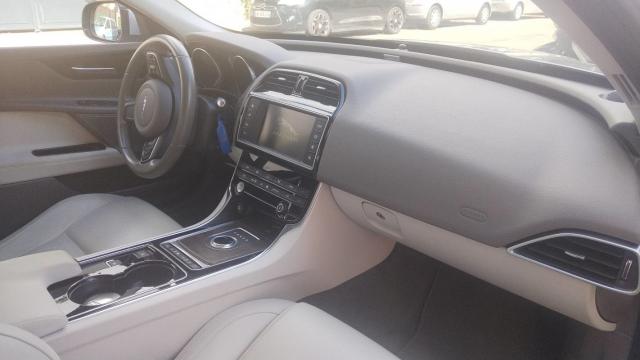 Jaguar Xe image 4