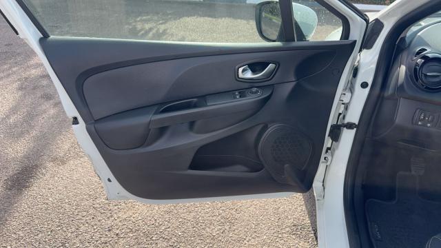 Renault Clio image 9
