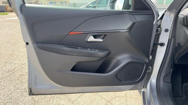 Peugeot 208 image 4