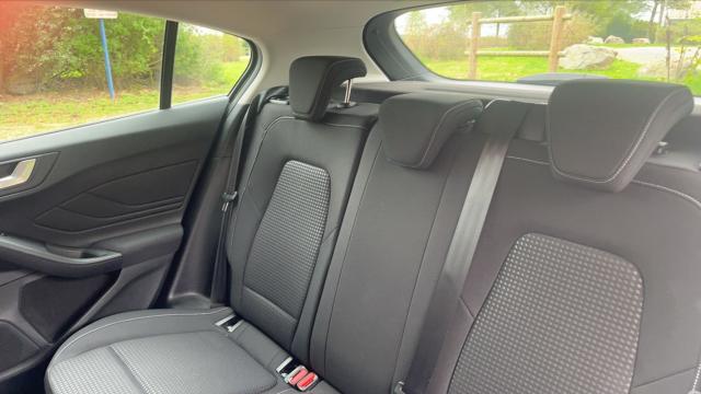 Ford Focus image 6