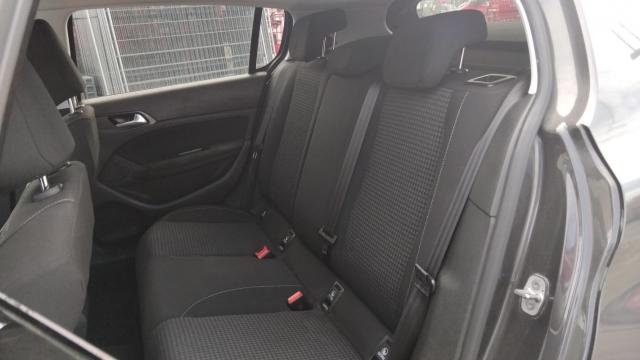 Peugeot 308 image 6