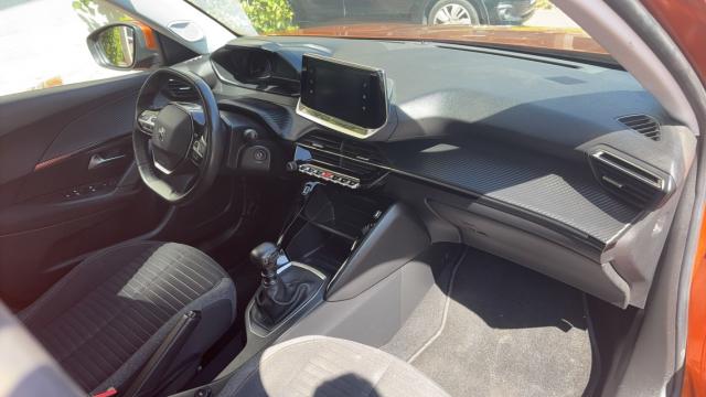 Peugeot 2008 image 8
