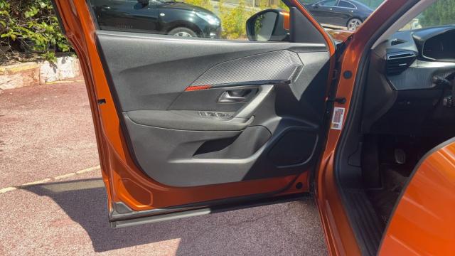 Peugeot 2008 image 3