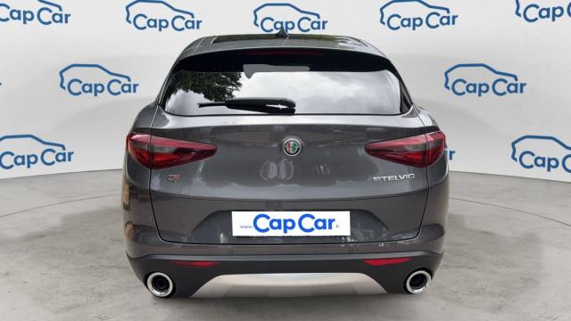 Alfa Romeo Stelvio image 7