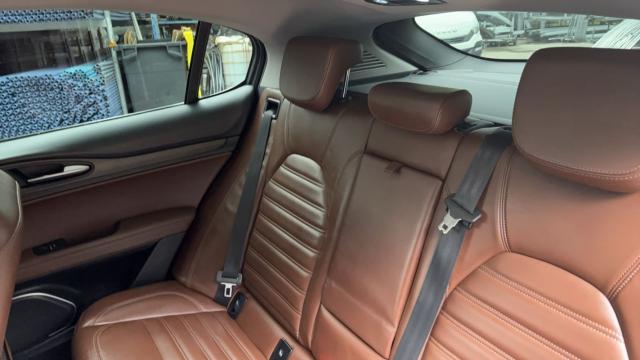 Alfa Romeo Stelvio image 6