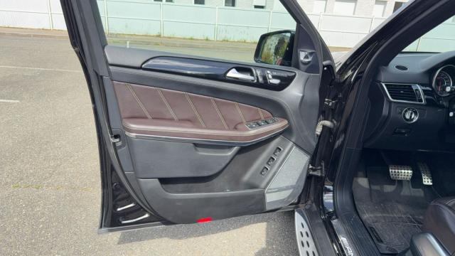 Mercedes Benz Gls image 2