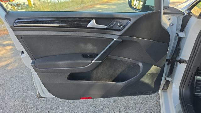 Volkswagen Golf image 4