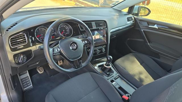 Volkswagen Golf image 2