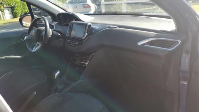 Peugeot 208 image 6