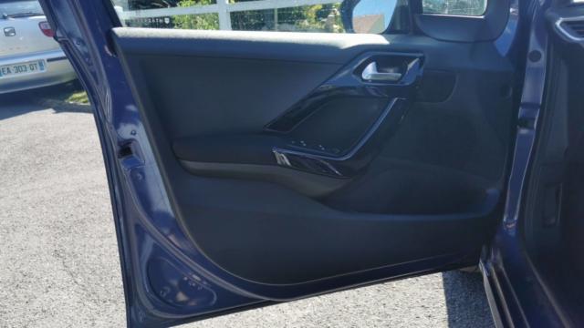 Peugeot 208 image 2