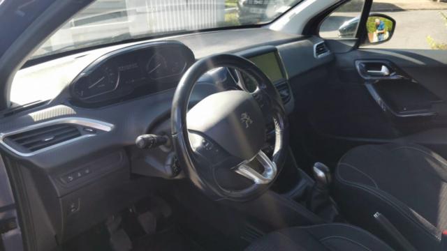 Peugeot 208 image 1