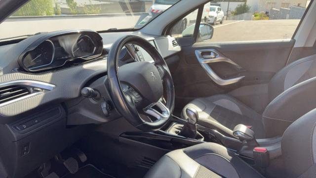 Peugeot 2008 image 1