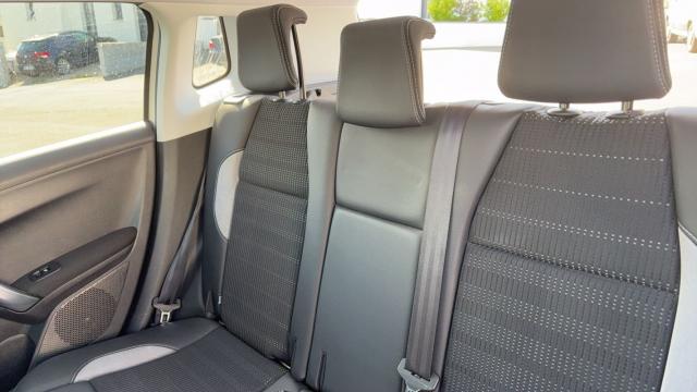 Peugeot 2008 image 8