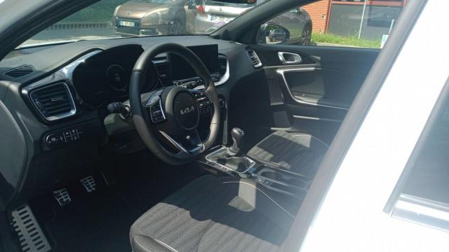 Kia Proceed image 9