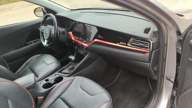 Kia Niro image 5