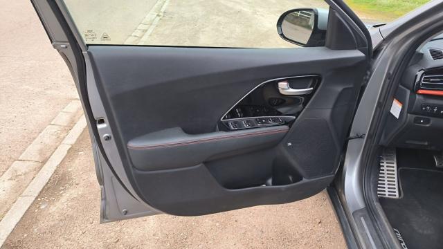 Kia Niro image 2