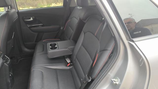 Kia Niro image 9
