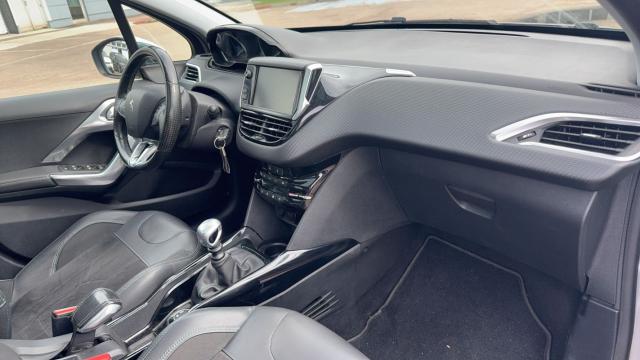 Peugeot 2008 image 9