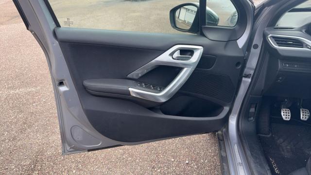 Peugeot 2008 image 2