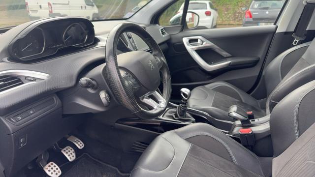 Peugeot 2008 image 3