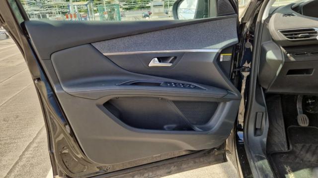 Peugeot 3008 image 8