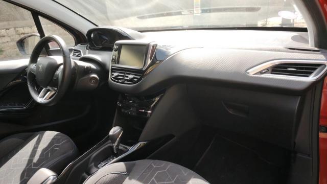 Peugeot 2008 image 7