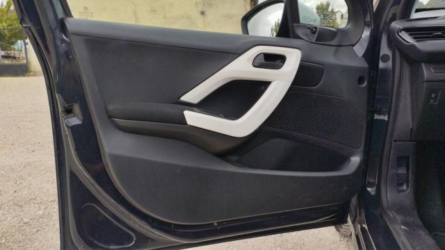 Peugeot 208 image 1