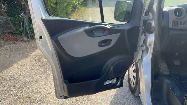 Renault Trafic image 8