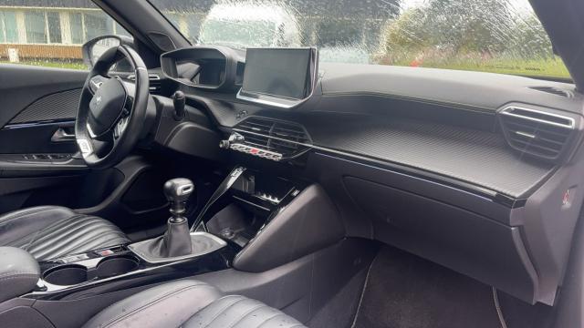 Peugeot 2008 image 6