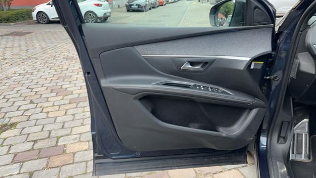 Peugeot 5008 image 5