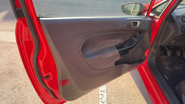 Ford Fiesta image 6