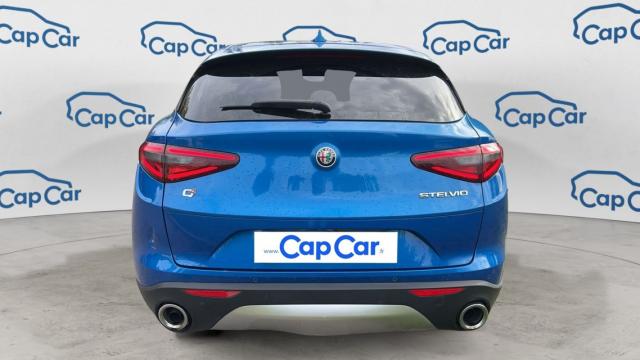 Alfa Romeo Stelvio image 6
