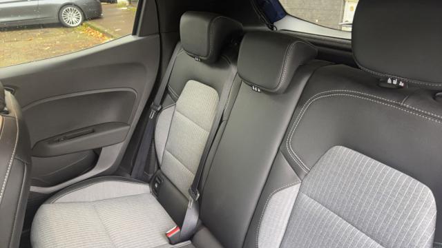 Renault Clio image 8