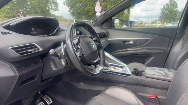 Peugeot 5008 image 1
