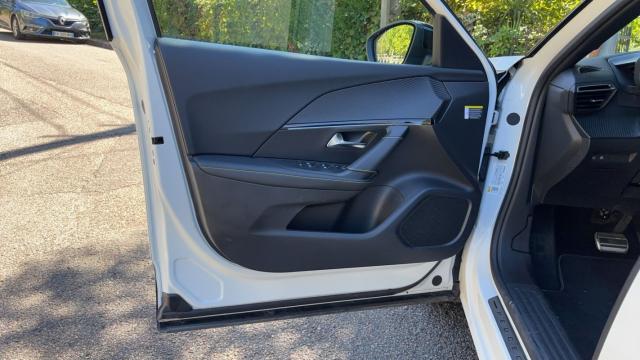 Peugeot 2008 image 4