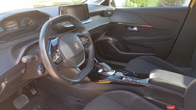 Peugeot 208 image 4