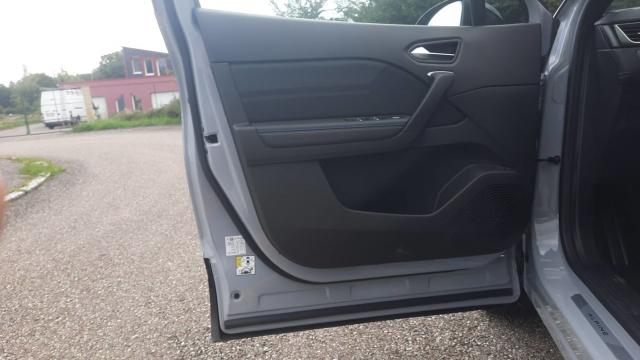 Renault Captur image 2