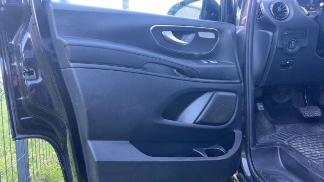 Mercedes Benz Vito image 2