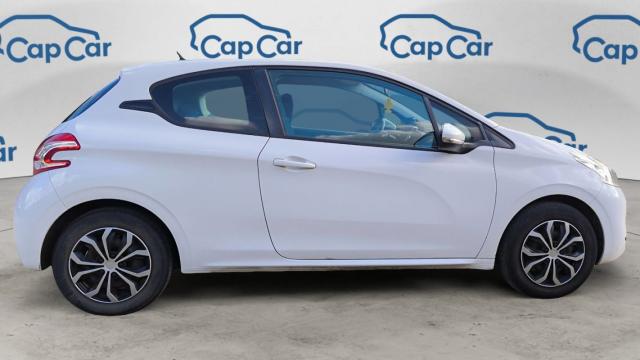 Peugeot 208 image 1