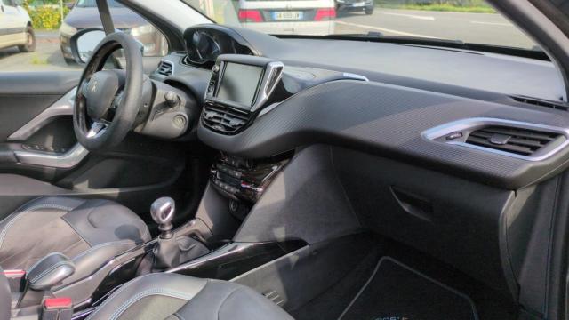 Peugeot 2008 image 6