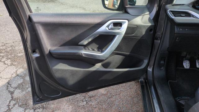 Peugeot 2008 image 9