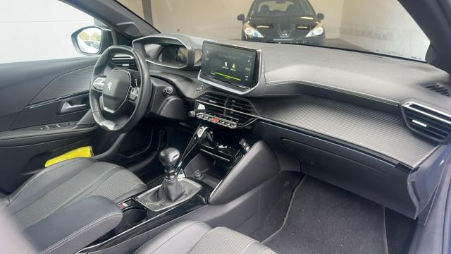 Peugeot 208 image 2