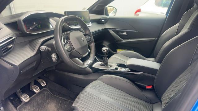 Peugeot 208 image 6