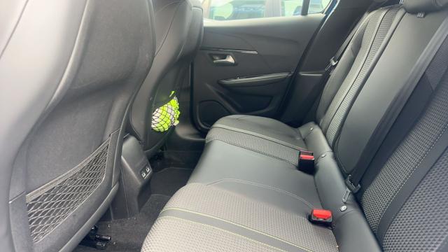 Peugeot 208 image 9